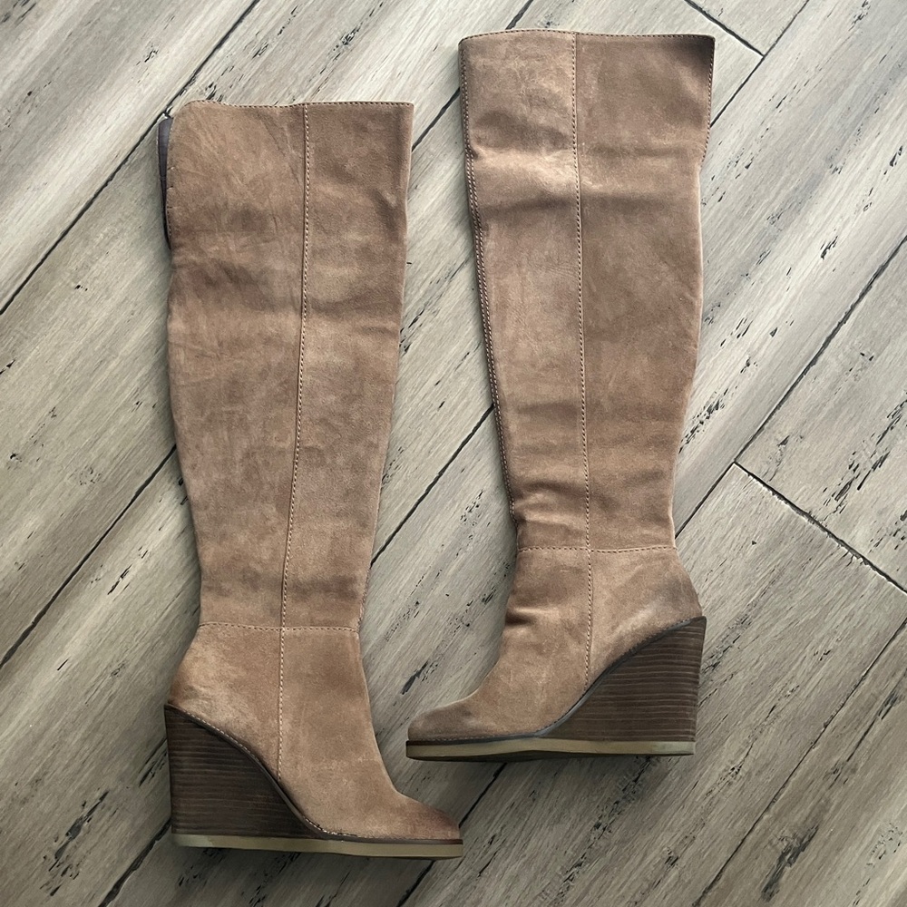 Lucky Brand Free People Over the knee tall Suede Wedge Heel Tan Boots 8